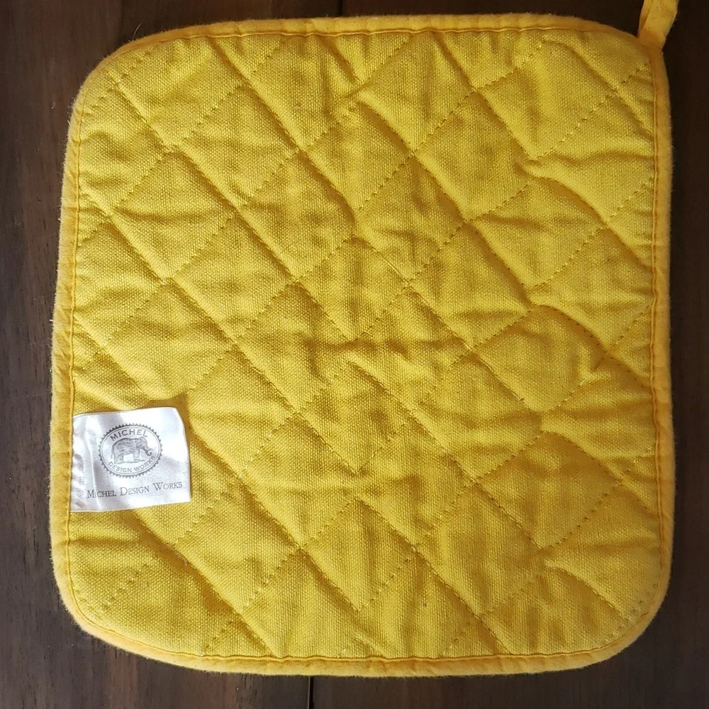 Kitchen Linens Towel Pot Holder Bundle